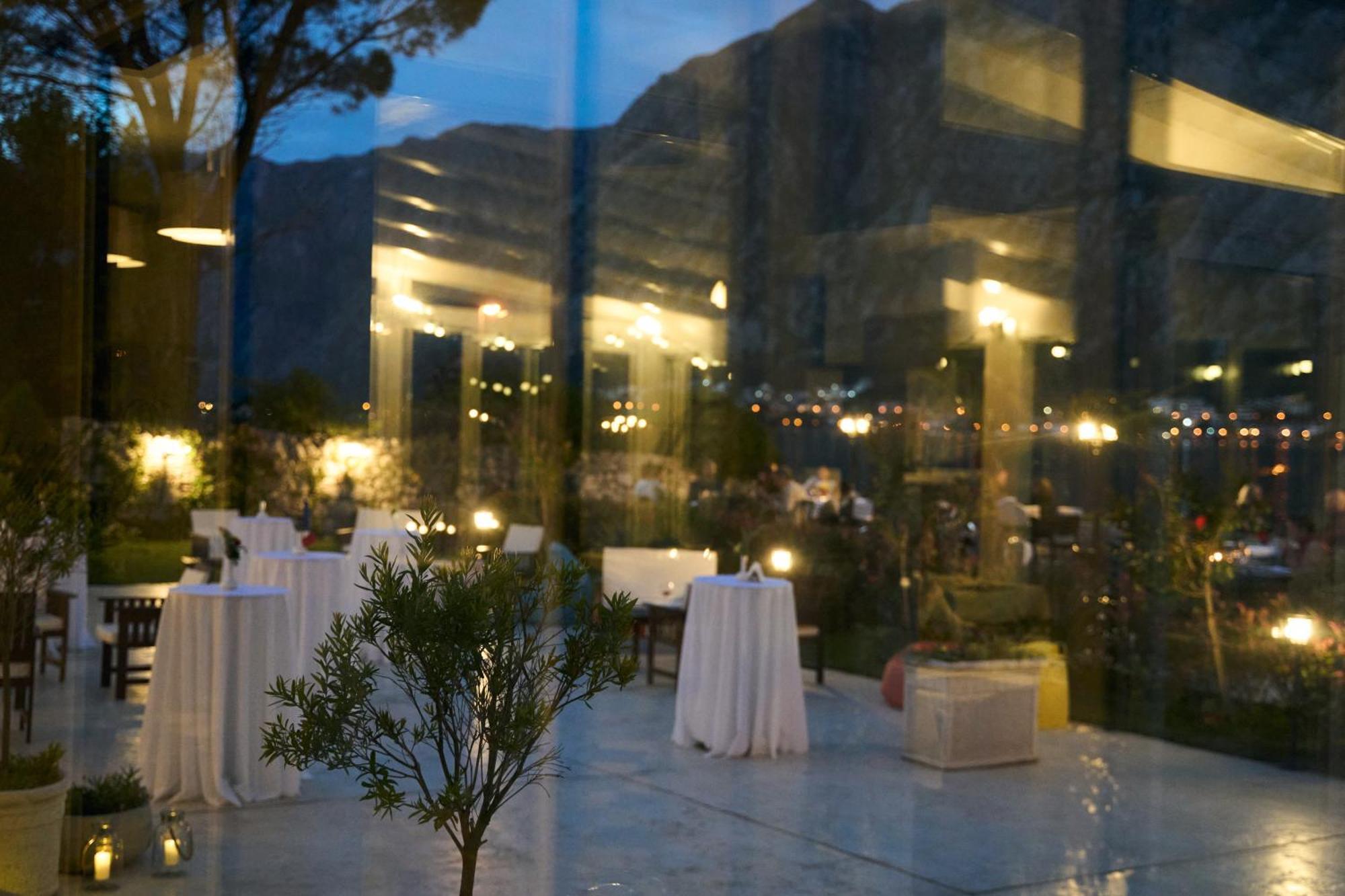 Montebay Perla Otel Prčanj Dış mekan fotoğraf